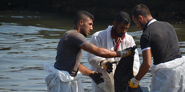 Foça'yı kirleten gemiyle ilgili flaş gelişme! Mürettebat...