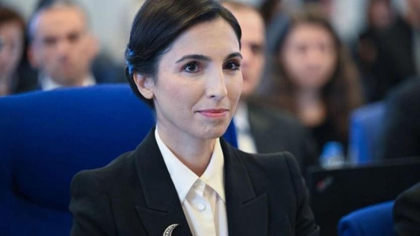Fonlu medyada ne ar ne hayâ var