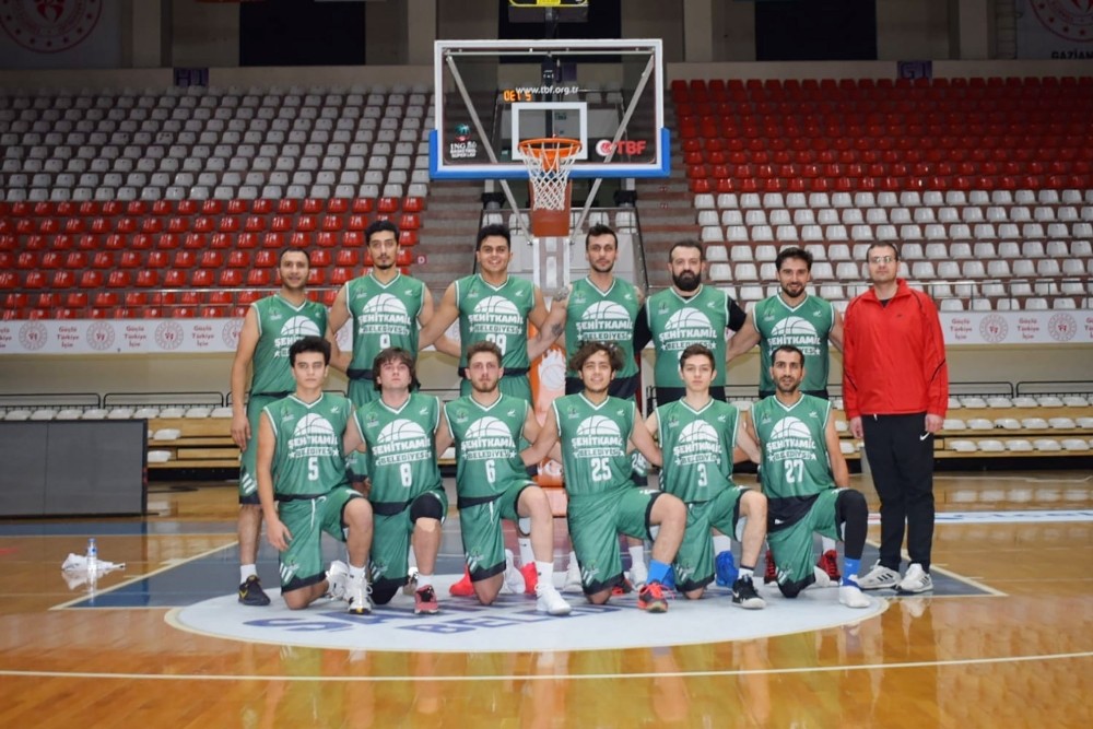 Formalar dolapta değil sahada 