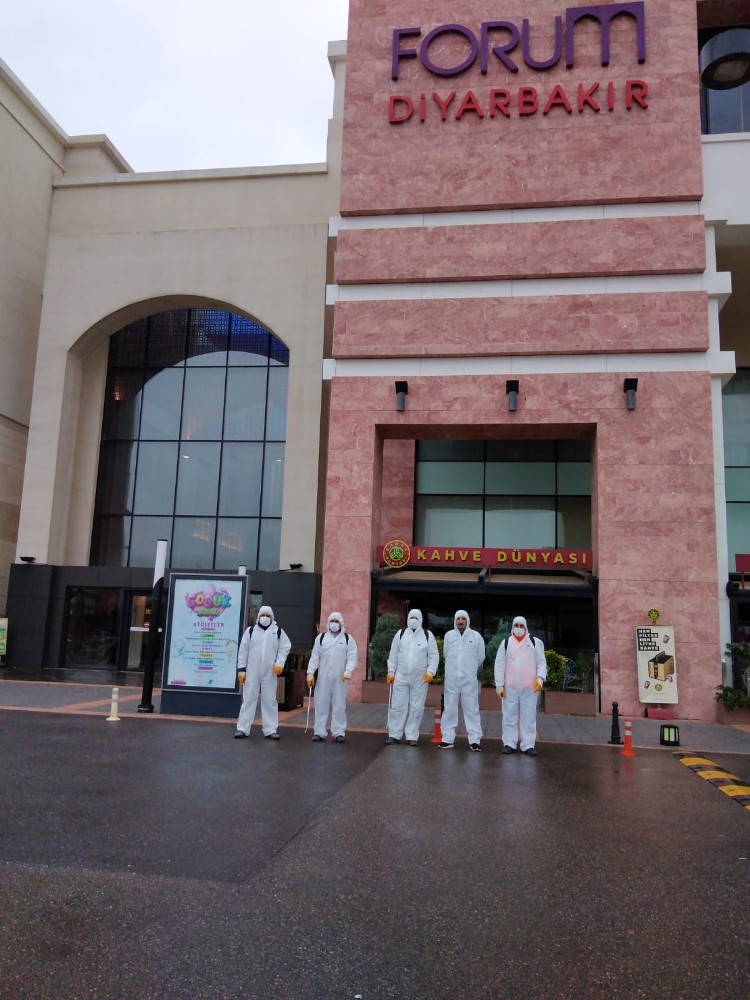 Forum Diyarbakır AVM’de dezenfekte çalışması 