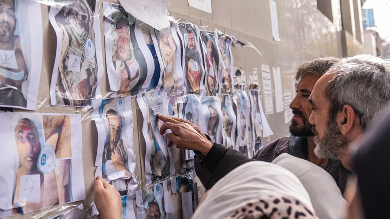 Fotoğraflara bakamıyorlar... Suriye hapishanelerinde işkenceyle öldürülenlerin kimlikleri tespit edilmeye çalışılıyor!