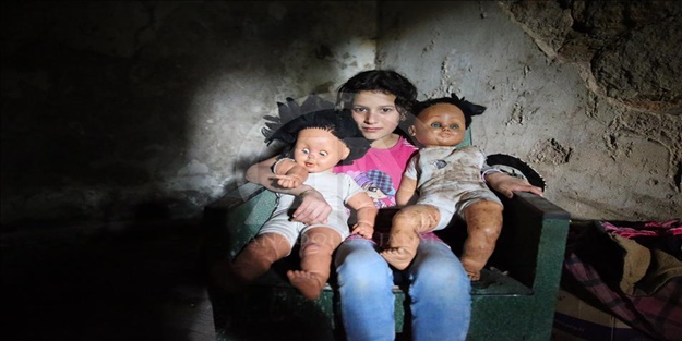 Fotoğraflarla savaşın yetimleri