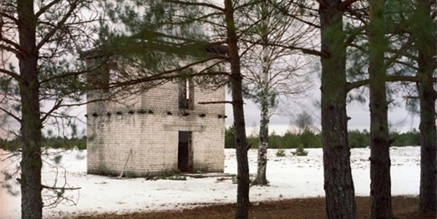 Fotoğraftaki keskin nişancıyı görebiliyor musunuz?