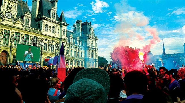 Fransa-Almanya maçının ardından kan aktı