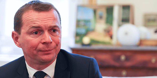 Fransa Çalışma Bakanı'na "kayırma" suçlaması