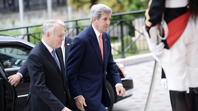 Fransa Dışişleri Bakanı Ayrault, John Kerry ve Abbas'la görüştü