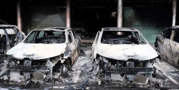 Fransa hükümeti protesto: Olay anına ait görüntüler, önemli açıklamalar! Sokağa çıkma yasağı ilan edildi