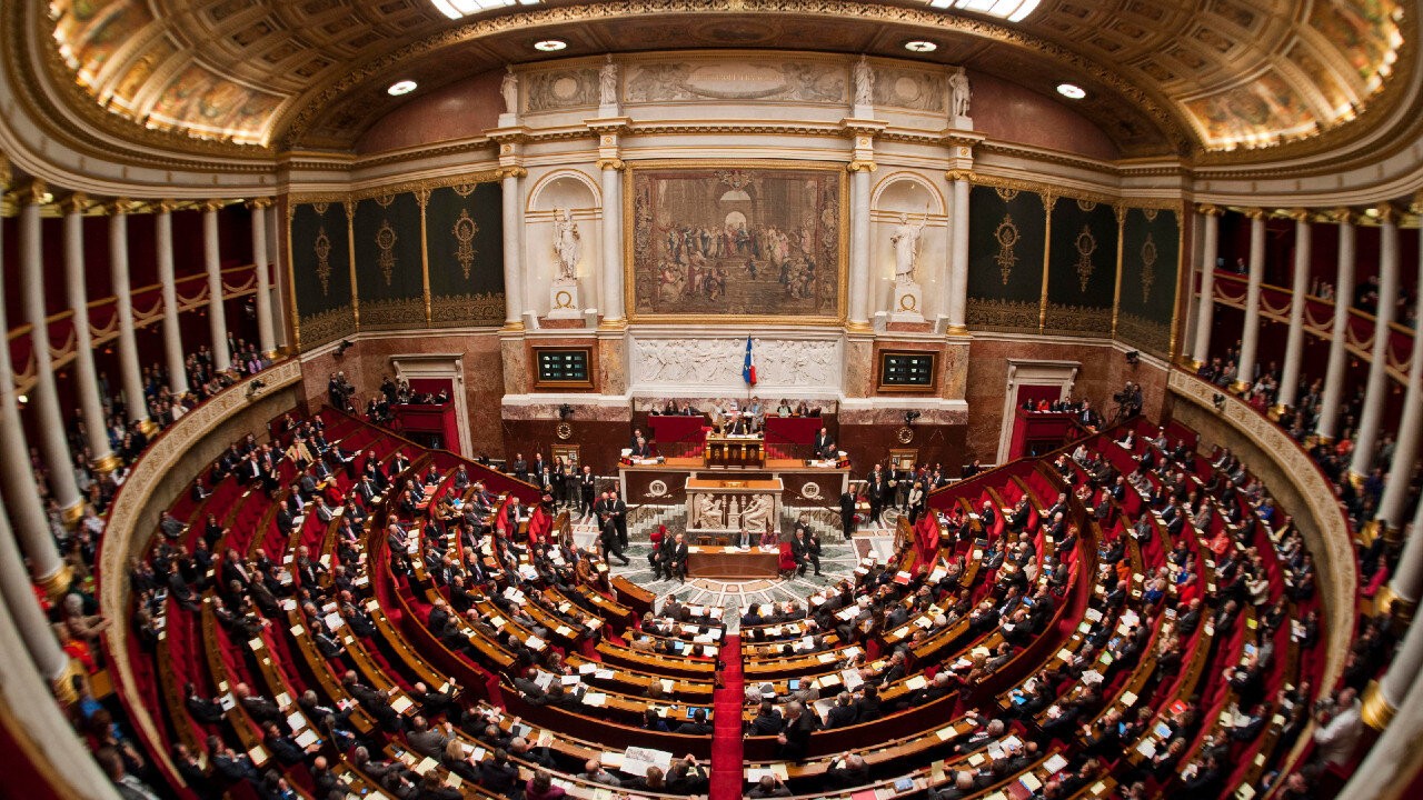 Fransa hükümeti, yine meclisi by-pass etti