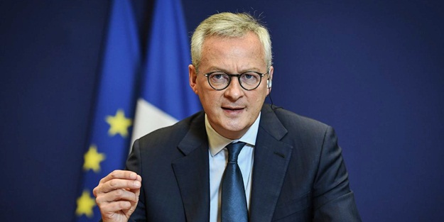 Fransa iyice sıyırdı! Kadınlara özel havuzu teröre bağladılar