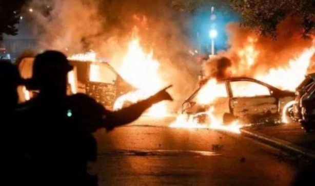 Fransa karıştı, ortalık yangın yeri: Ateş açtılar! Eylem sonrası harekete geçti! Protestolar büyüyor