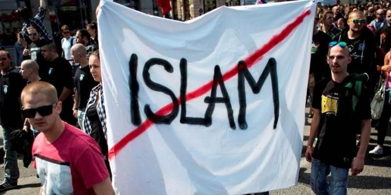 Fransa resmen savaş ilan etti! Müslümanları fişleme hattı