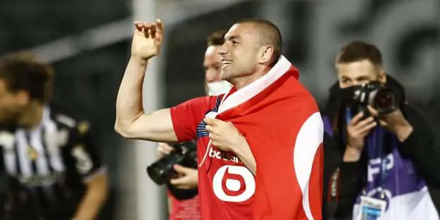 Fransa sokaklarından Burak Yılmaz tezahüratı