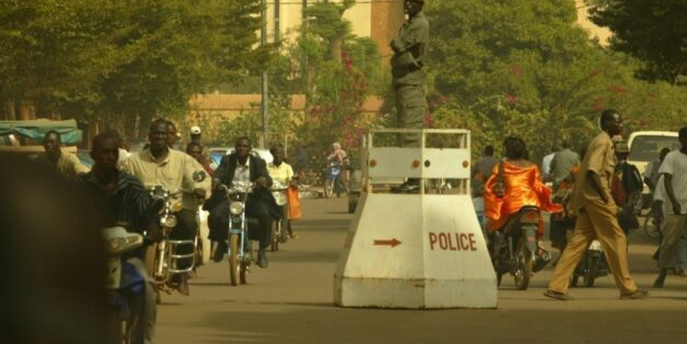 Fransa, tepki gösterdi: Burkina Faso'nun 2 Fransız gazeteciyi sınır dışı etti! Ortalık karıştı, tansiyon yükseldi