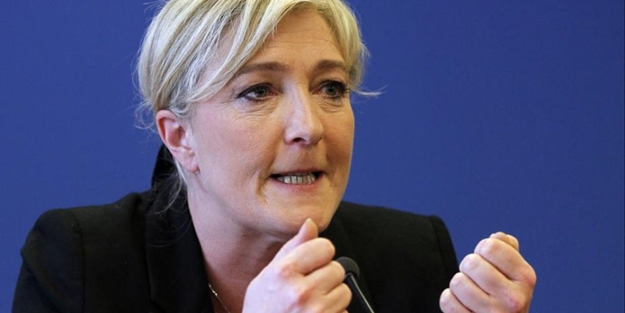 Müslümanlara hakaret davasından beraat etti