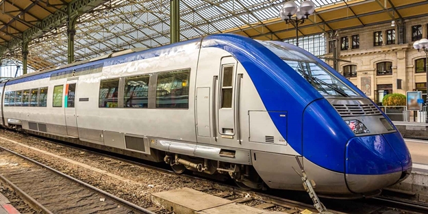 Fransa Ulusal Demir Yolları Şirketi, 20 gündür süren grevler nedeniyle 400 milyon euro zarar etti!