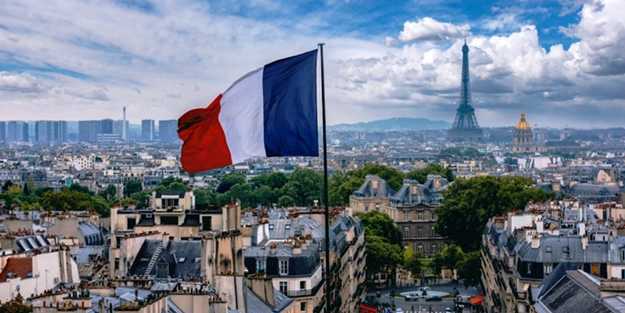 Fransa üst düzey alarma seviyesine geçti! Paris'te tehlike çanları