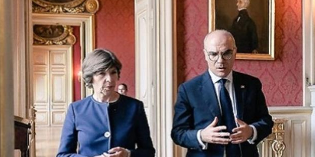 Fransa ve Tunus dışişleri bakanları ilk kez ekonomi ve göç konusunda görüşmeye başladı! Paris'te bir araya geldiler