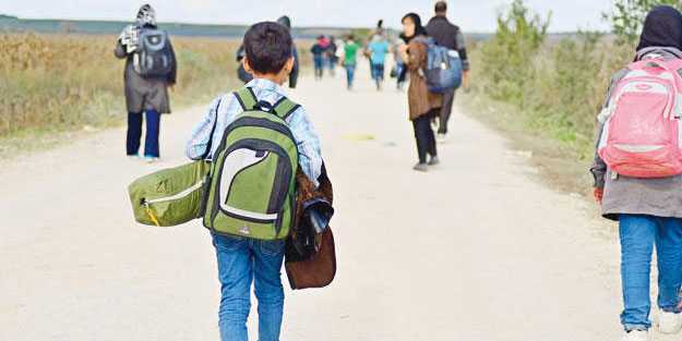 Fransa Yunanistan'dan mülteci çocuk alıp asimile edecek