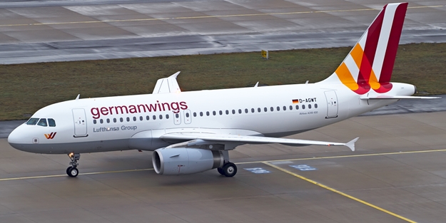 148 yolcuyu taşıyan uçak düştü!