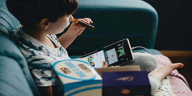 Fransa'da 18 yaşından küçük fenomenler çocuk işçi kabul edilecek