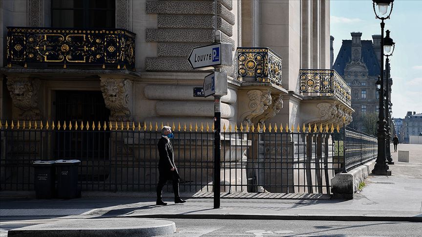 Fransa'da 483 kişi daha Kovid-19 nedeniyle hayatını kaybetti