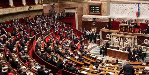 Fransa’da 'ayrılıkçılık' tasarısı yeniden gündemde