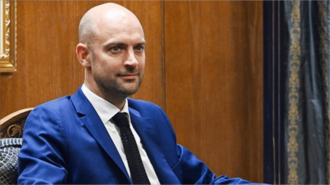 Fransa’da Bakanlık Krizi! Dışişleri Bakanı’nın Telefonu Hacklendi