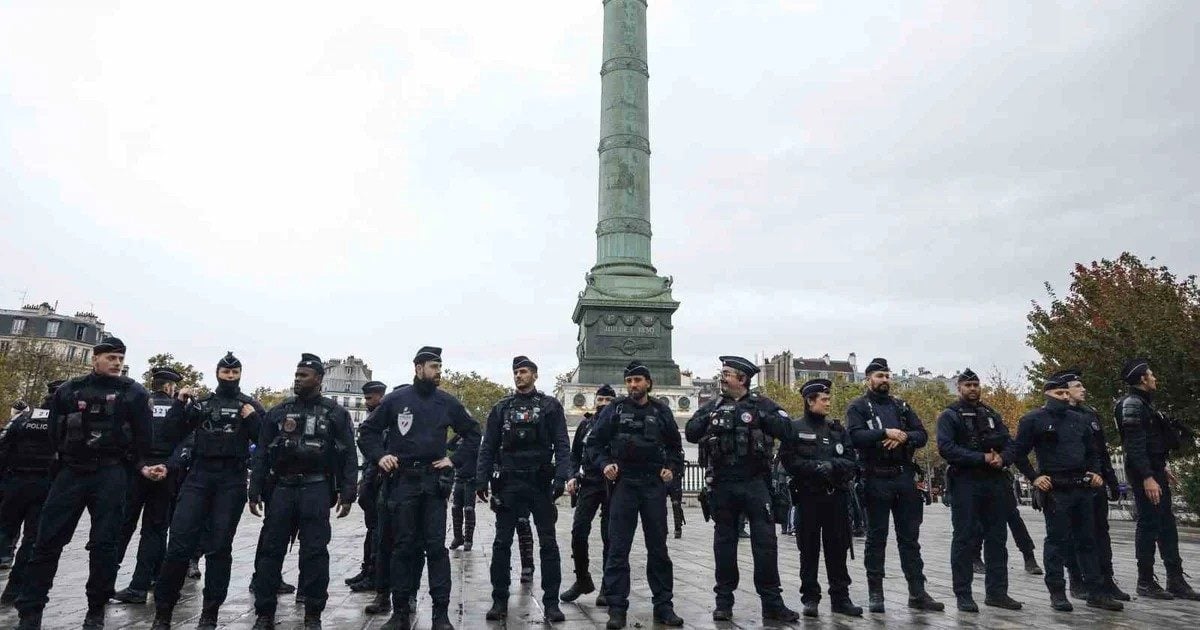 Fransa'da beklenen gösteriler öncesi 70 bin polis ve jandarma görevlendirildi