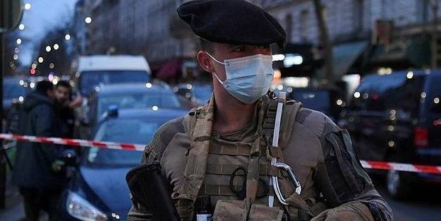Fransa'da bıçaklı saldırgan paniği! İki kadını rehin aldı