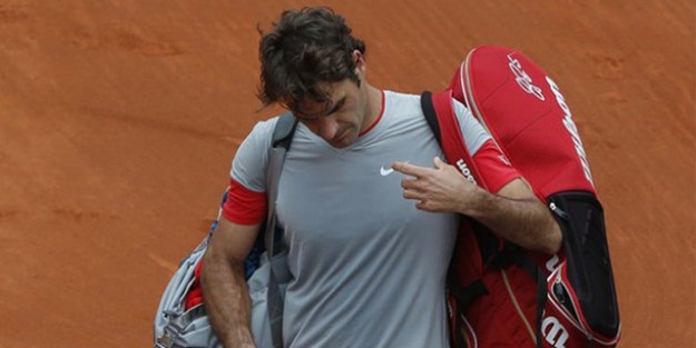 Fransa'da bir şok da Federer'e!