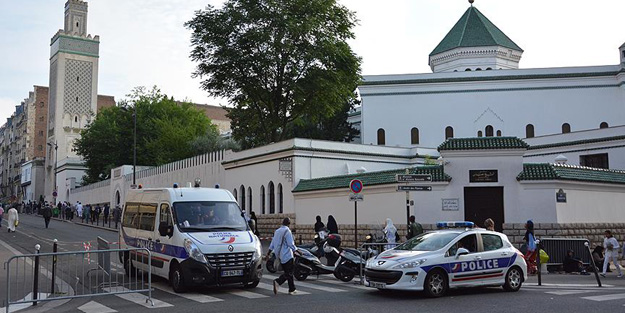 O ülkede camiye alçak saldırı!