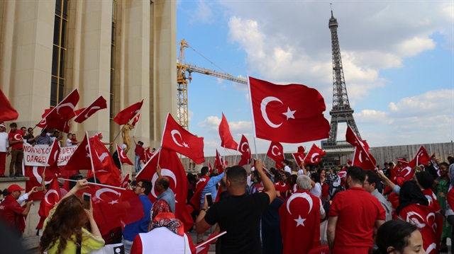 Fransa'da FETÖ protestosu