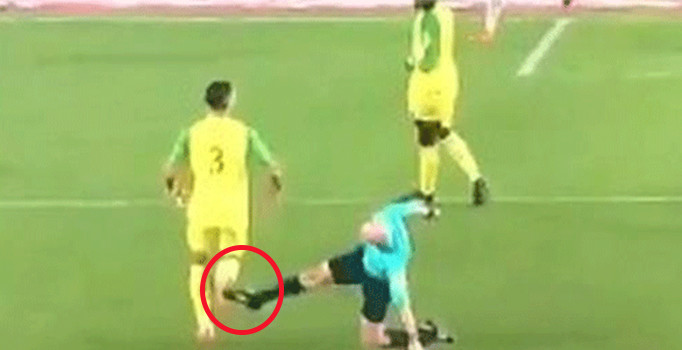 Fransa'da hakemin tekmesi maça damga vurdu