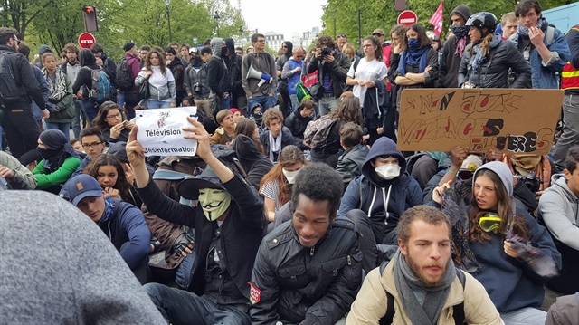 Fransa'da iş yasası protestoları devam ediyor