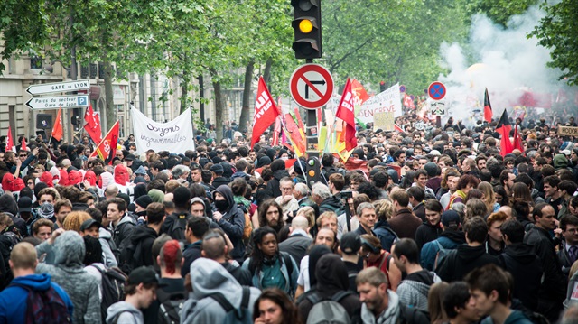 Fransa'da işçiler bir kanunda anlaştı