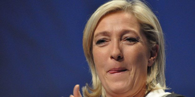 Fransa'da İslam karşıtlığı kazandırıyor! Le Pen: Sokakta başörtüsünü yasaklayacağım