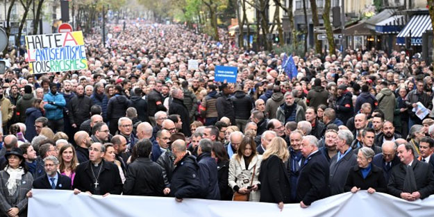 Fransa'da İsrail'e destek gösterisi! Üst düzey isimler de katıldı