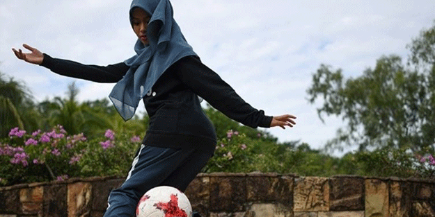 Fransa’da kadın futbolunda başörtüsüne izin verildi