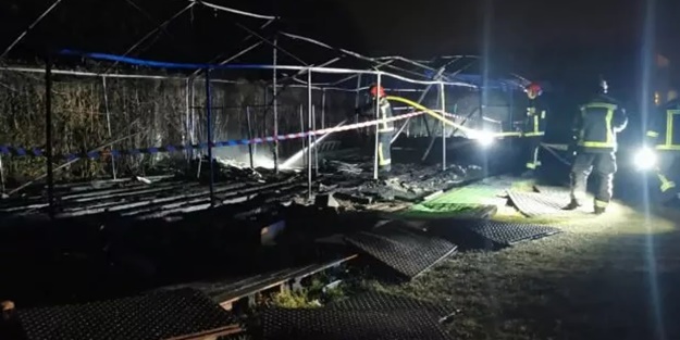 Fransa'da kundaklama şüphesi! Cami yandı