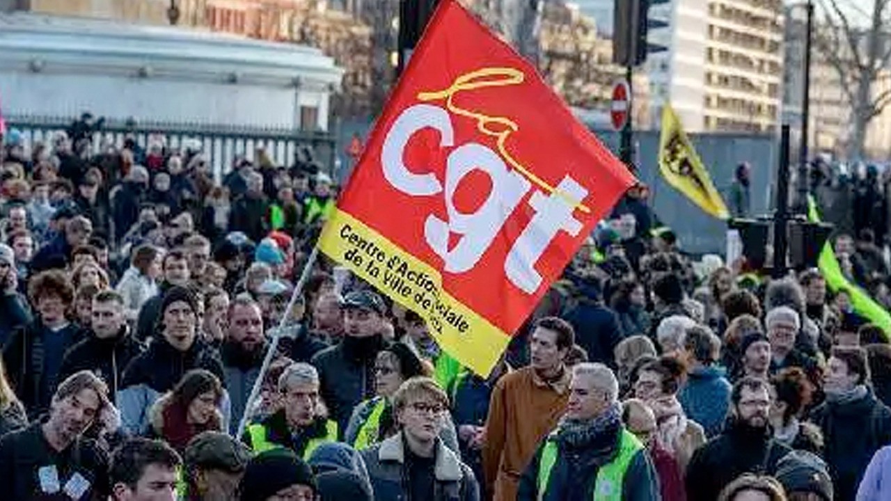 Fransa’da liman işçileri İsrail’in silahlarını gemiye almadı! Sert tepki