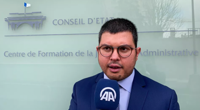  Fransa’da namaz kılan şoför işten kovuldu