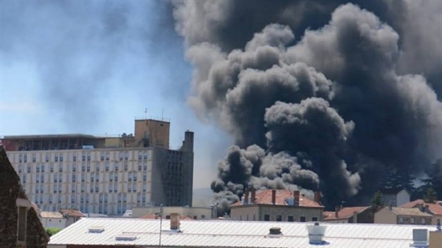 Fransa'da peş peşe patlama