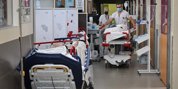 Fransa'da sağlık sistemi resmen çöktü! Hastalar acilde 90 saat bekliyor