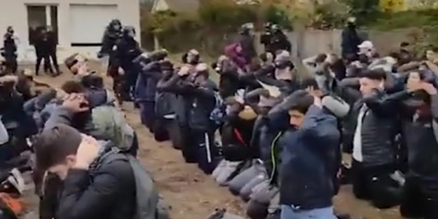 Fransa'da Sarı Yelekli liseliler 'Toplama Kampı'na alındı