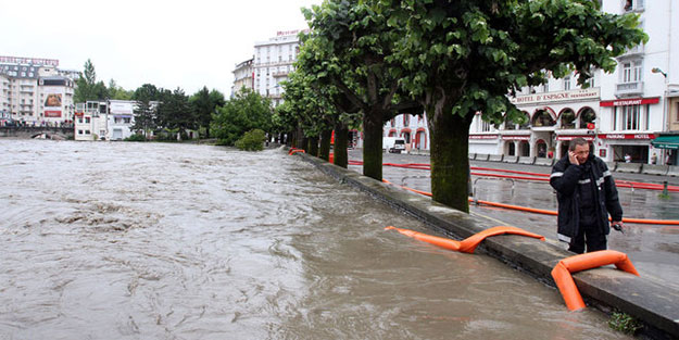 Fransa’da sel felaketi: 11 ölü