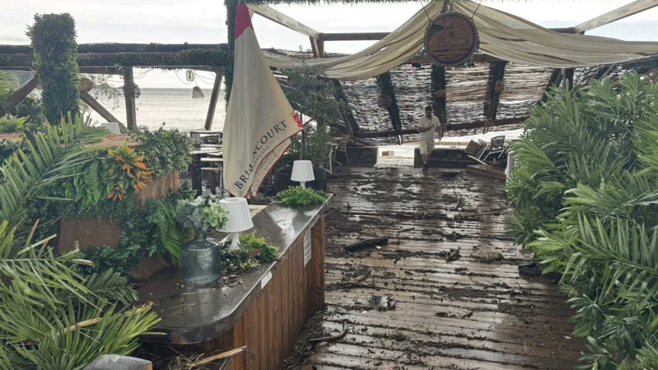 Fransa'da sel ölüm getirdi!