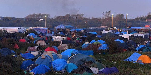 Sığınmacıların kampında yangın çıktı