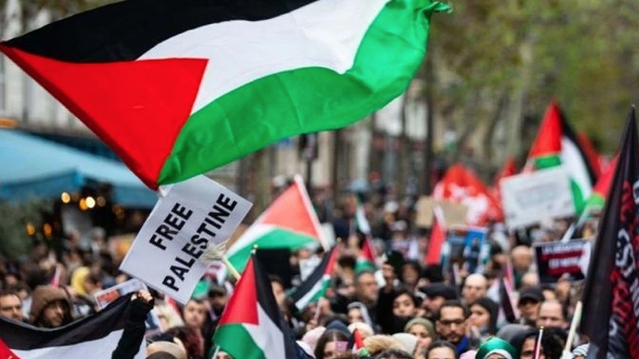 Fransa'da skandal: Filistin bayrağı açtılar: Men cezası haberi geldi, iki sivil çılgına döndü