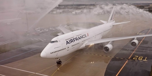 Fransa’da skandal! Pilotlar greve başladı