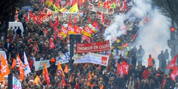 Fransa'da sular durulmuyor! Macron'un hamlesi işe yaramadı, ülke karıştı